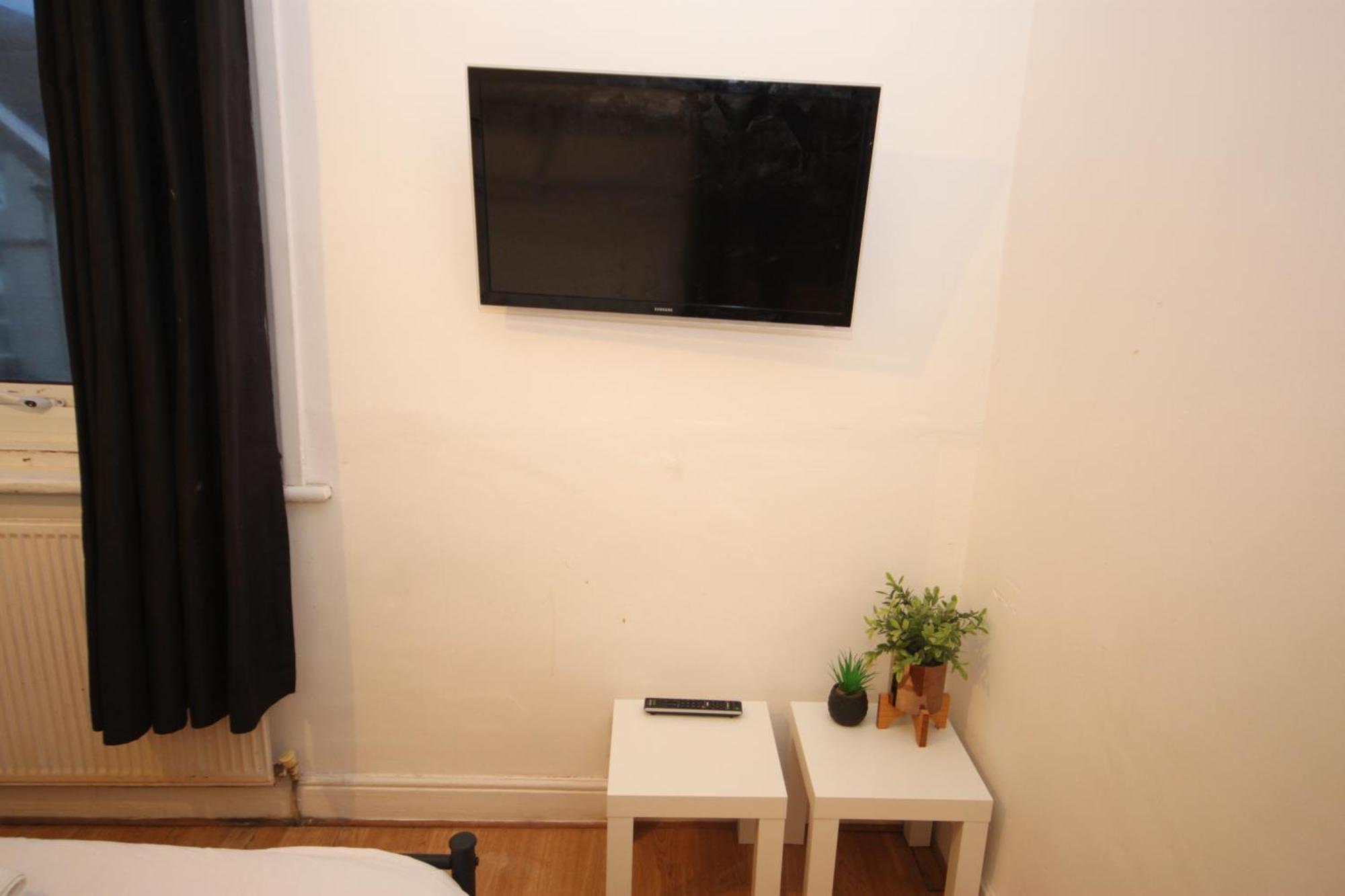 Barton Seaview, Self Catering Studio Apartments, Promenade & Central Beach Location, Families, Couples Or 23 Years Plus Only, Free Parking Blackpool Chambre photo